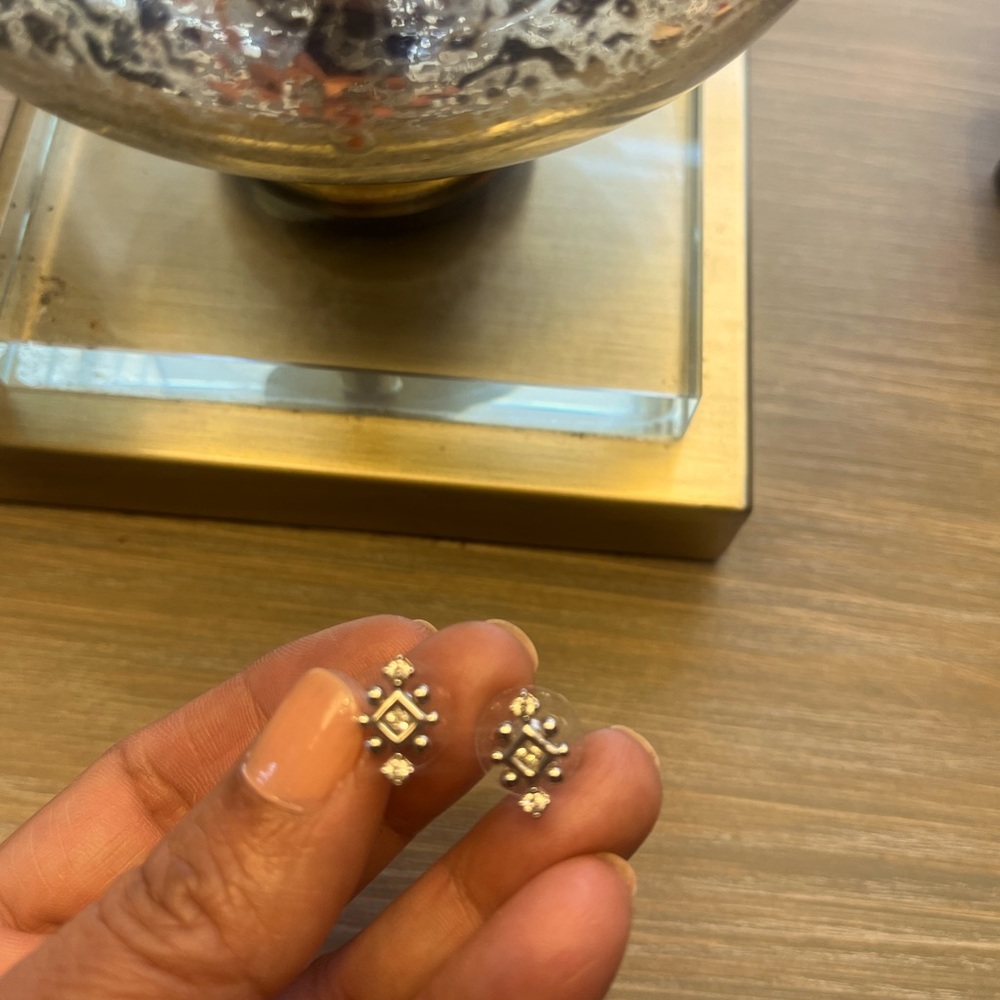 Kendra Scott stud earrings